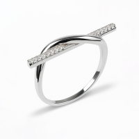 Срібна каблучка з вставками фіанітів Розмір 19,0 Артикул 510448б