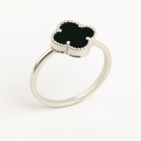 Срібна каблучка "Листок щастя" з вставками оніксу Артикул B11028 Розмір 17.5 