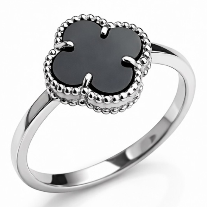 Срібна каблучка з оніксом "Листок щастя" Артикул 1665