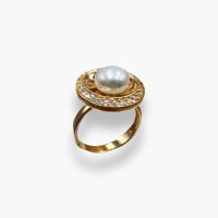 Золота каблучка з перлиною та фіанітами Розмір 17 Артикул 1106516100