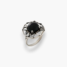Срібна каблучка з чорним оніксом. Розмір 17.5 Артикул 2150172