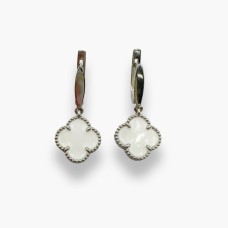 Срібні сережки "Листок щастя" з білою емаллю . Артикул 1017