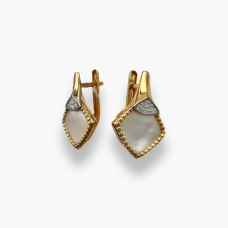 Золоті сережки з білим перламутром  . Артикул  449744